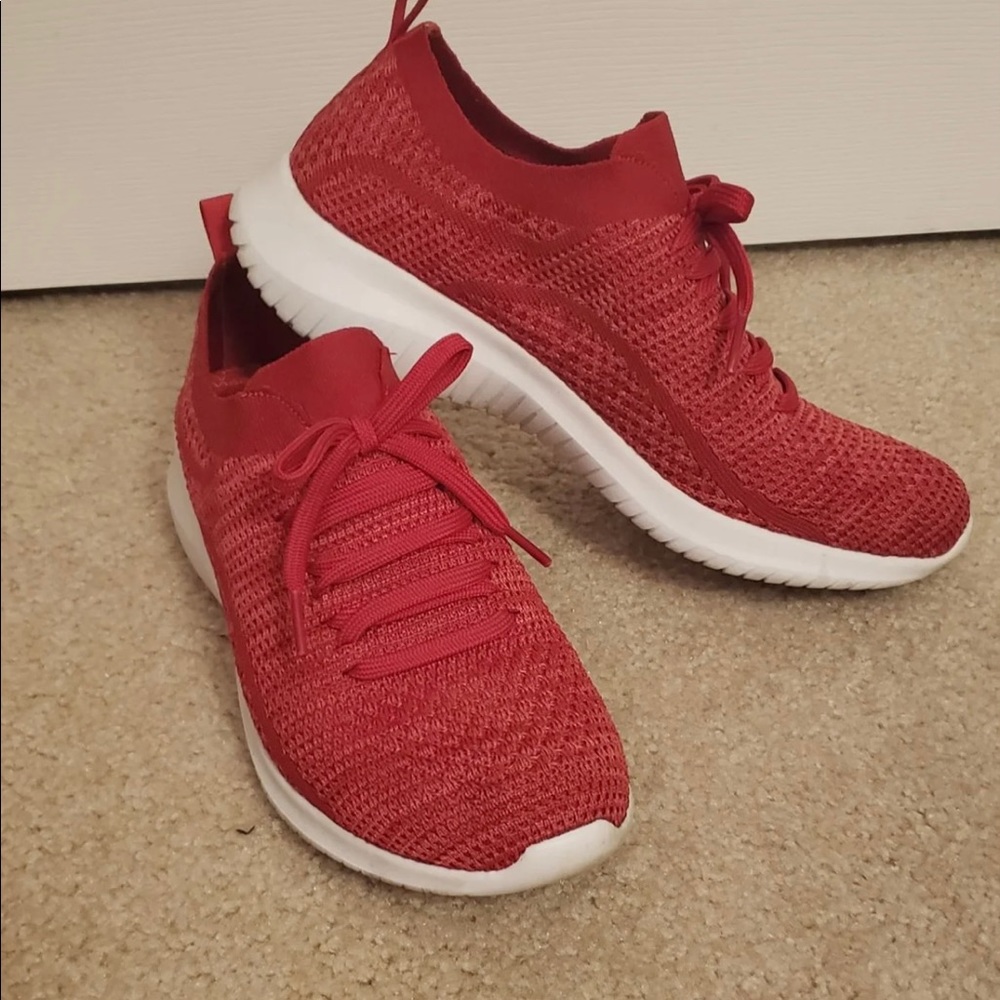Skechers